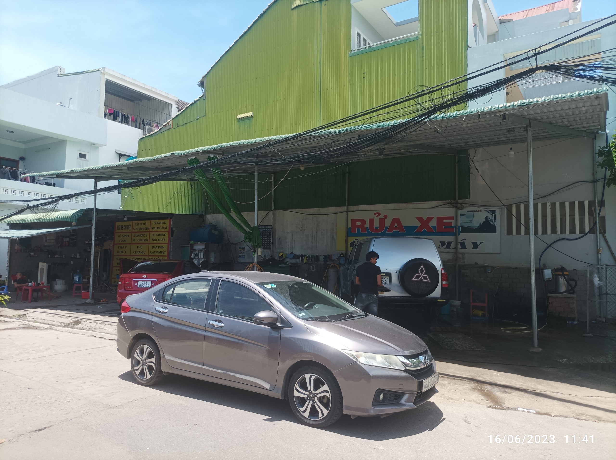 can sang nhuong cua hang rua xe va cham soc xe o to   - dia chi 79 ngo si lien phuong tran phu tp quang  ngai